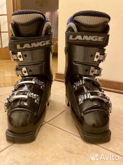 Горнолыжные ботинки lange