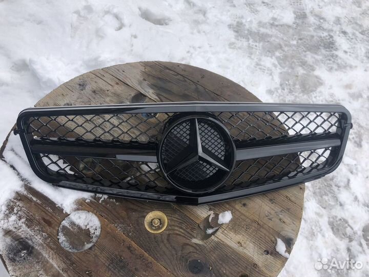 Решетка радиатора Mercedes C204 AMG 6.3 Black
