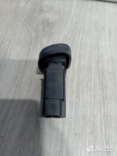 Кнопка аварийной сигнализации Renault symbol