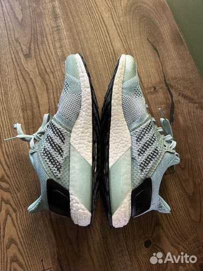 Кроссовки adidas Ultraboost ST Parley 40