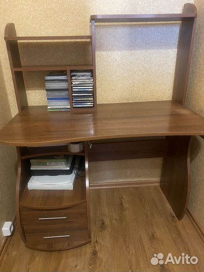 Компьютерный стол