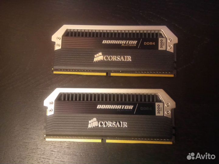 DDR4 Corsair Dominator Platinum 8GB x2 (16GB) 3000