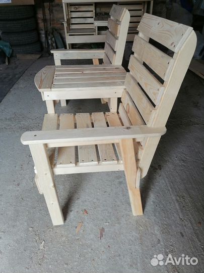 Кресло деревянное садовое
