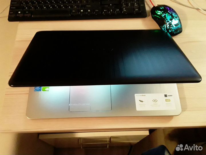 Ноутбук Asus D540NV в отличном состоянии с игровой