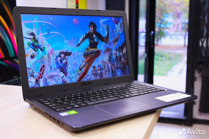 Универсальный ноутбук Asus