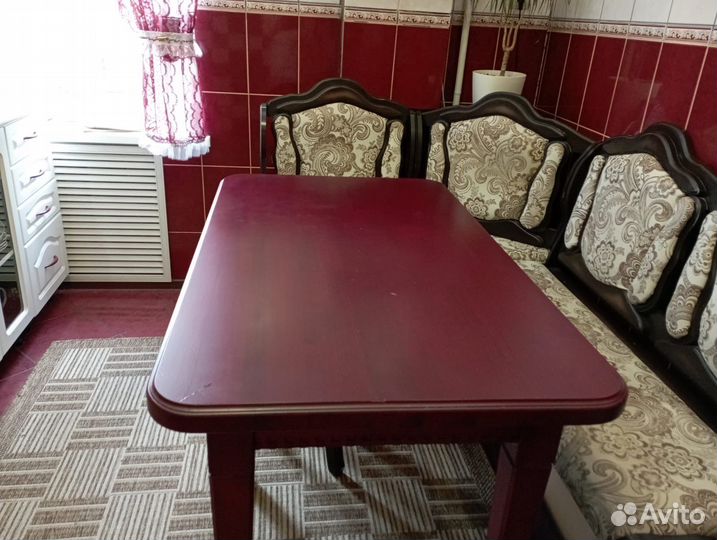 Кухонный стол