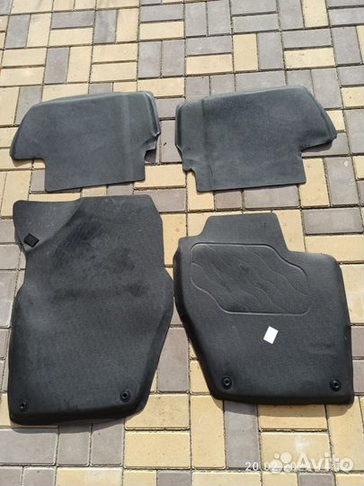 Комплект ковриков на авто