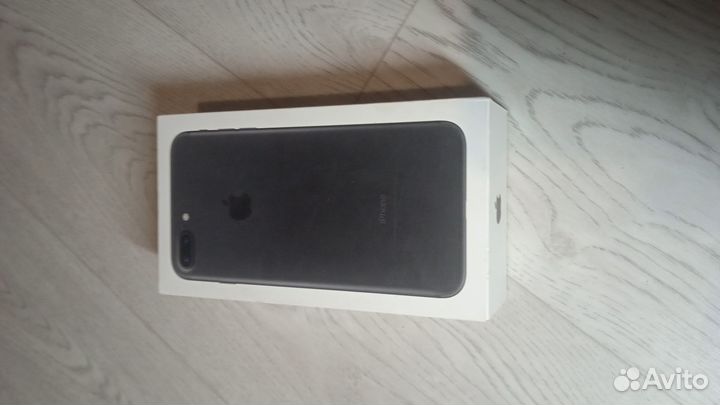 Коробки от iPhone 7 plus