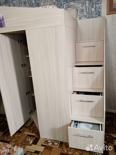 Школьный уголок