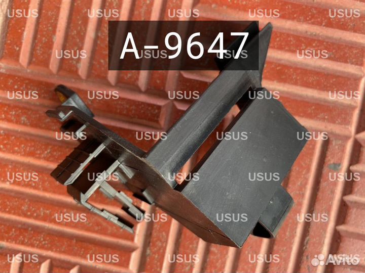 Крепеж замка зажигания 8352946 Е E 38 BMW бмв