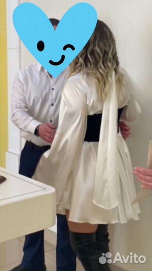 Платье атласное белое