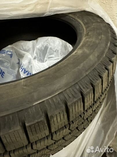 Bridgestone Blizzak Ice 215/55 R17 98