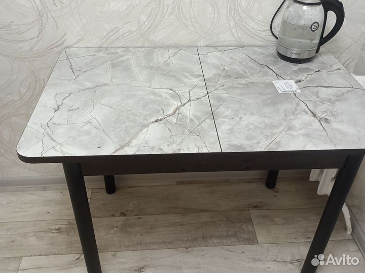 Кухонный стол