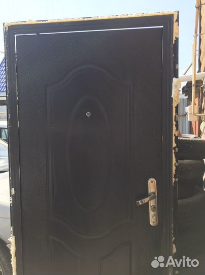 Дверь входная металлическая