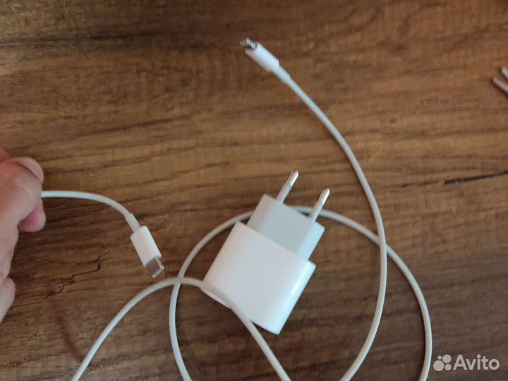 Зарядное устройство для iPhone