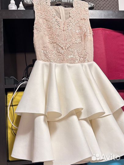 Платье женское бежевое 42