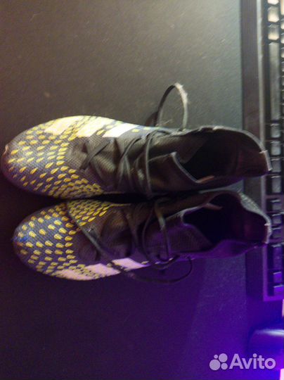 Футбольные бутсы adidas