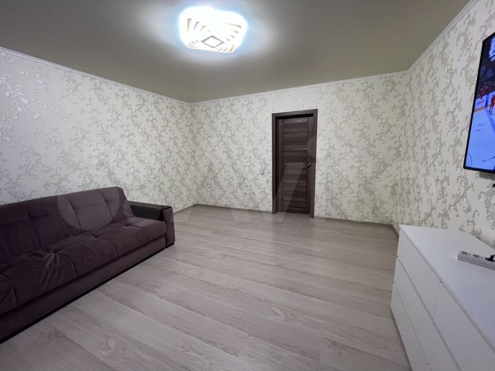 1-к. квартира, 53 м², 8/10 эт.