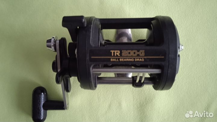 Мультипликаторная катушка shimano