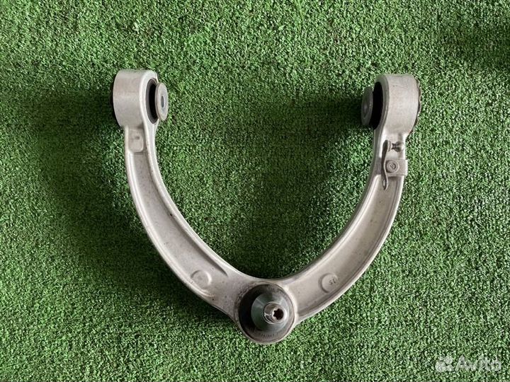 Верхний рычаг передний левый Mercedes-Benz