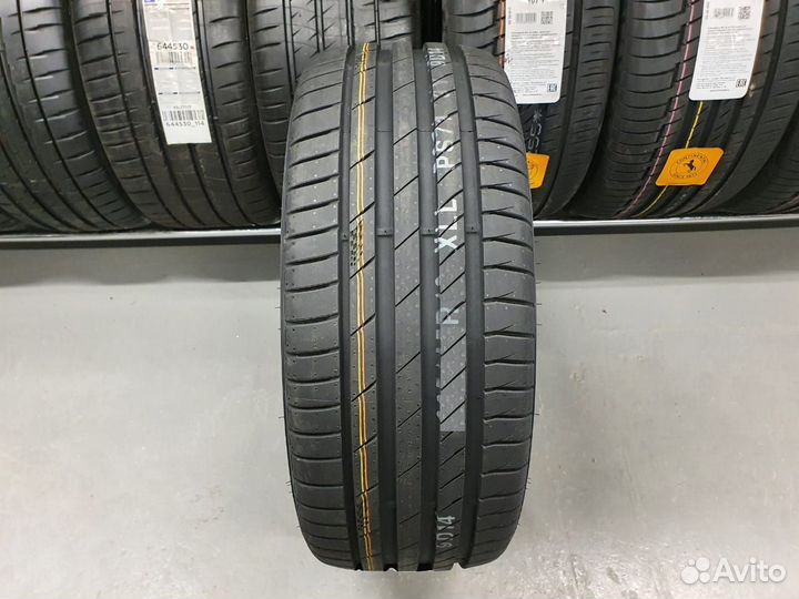 Kumho Ecsta PS71 245/45 R20