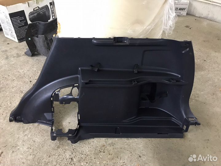 Обшивка багажника Honda CR-3 правая