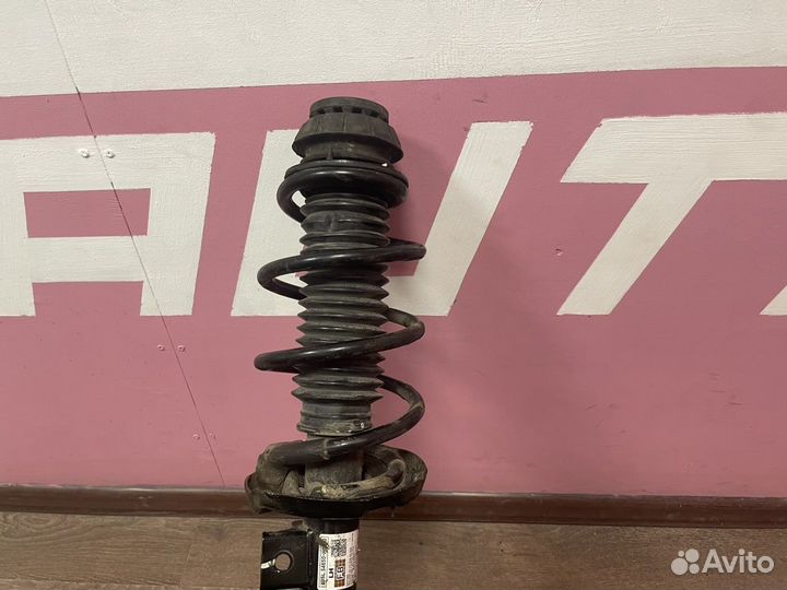 Стойка в сборе оригинал левая Солярис2 2017-2020