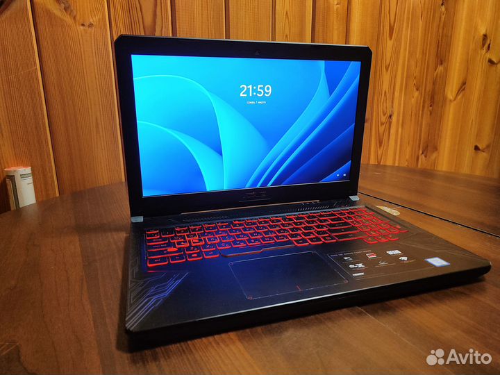 Продаю игровой ноутбук asus