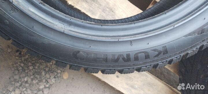 Kumho I'Zen KW22 215/50 R17 95T