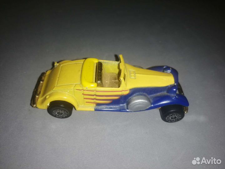 Модель автомобиля mercedes benz