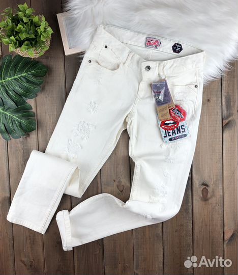Белые прямые джинсы для девочки Vingino