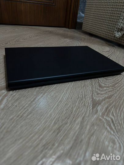 Maibenben x525