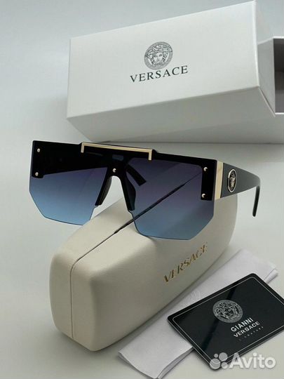 Солнцезащитные очки versace