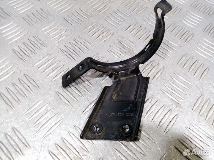 Б/У Кронштейн помпы электрической#002