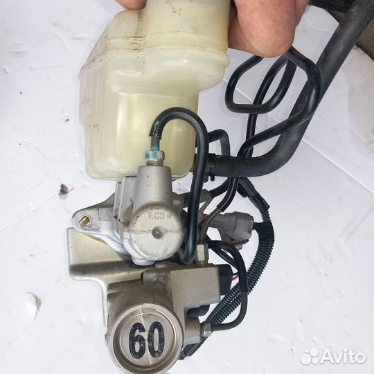 Лексус GS 430 тормозной цилиндр