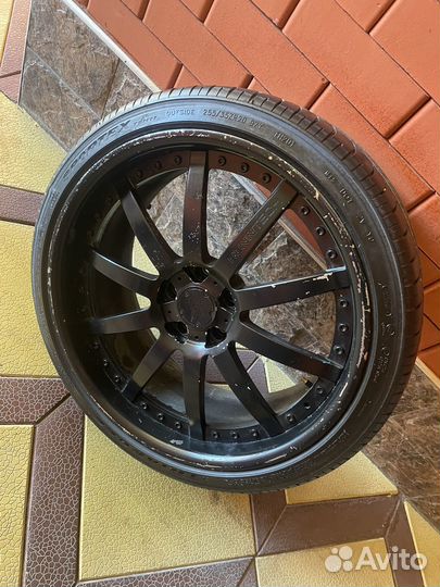 Колесо 255 35 r20 Renntech