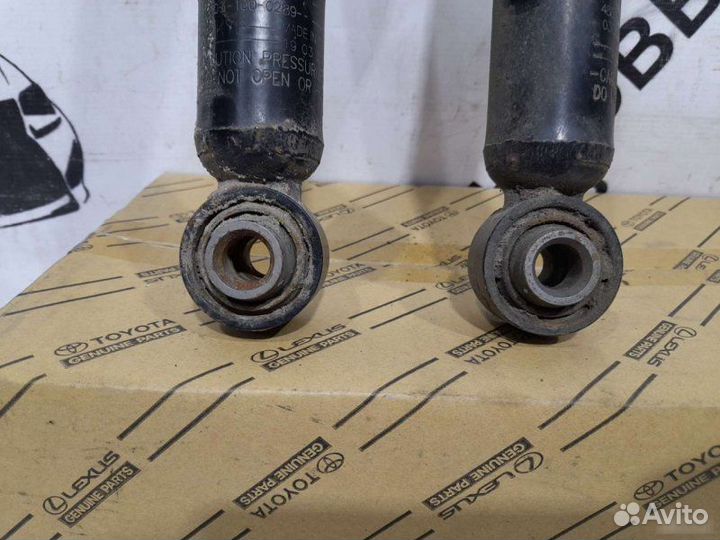 Комплект амортизаторов задний Toyota Camry 70