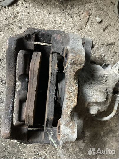 Тормозной суппорт audi 100 c3