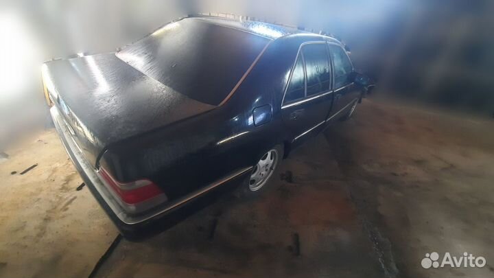 Подлокотник задний правый Mercedes-Benz S300 W140