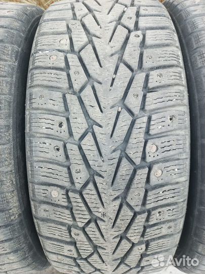 Nordman 7 215/50 R17 95T