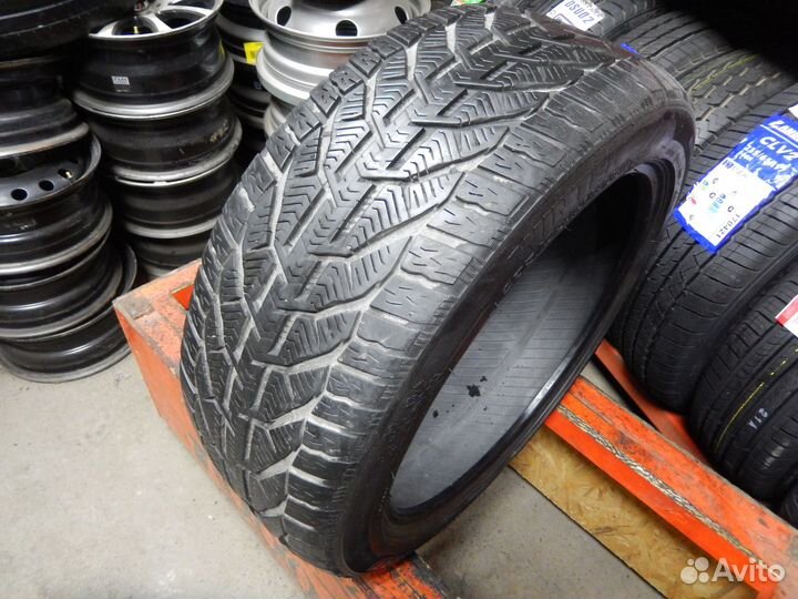 Tigar Winter 235/45 R18