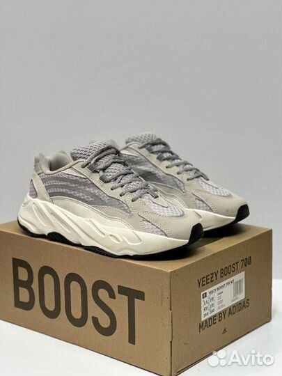 Кроссовки Adidas Originals yeezy boost 700