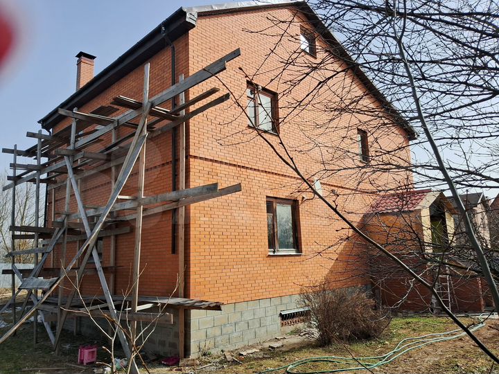 Коттедж 350 м² на участке 15 сот.