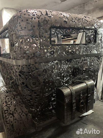 Машина из разных деталей