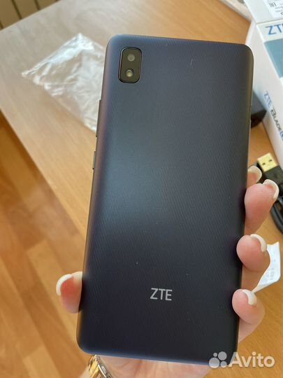 ZTE Blade, 512 МБ