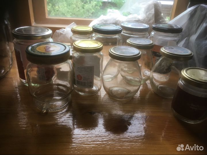 Стеклянные банки разного размера