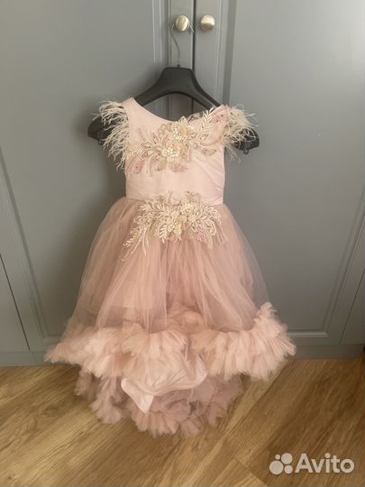 Нарядное платье