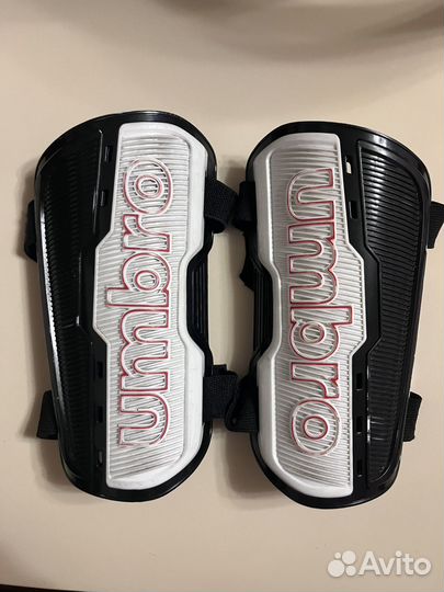 Щитки футбольные