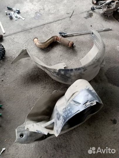 Подкрылок задний Citroen C4 B7 седан EP6 120лс