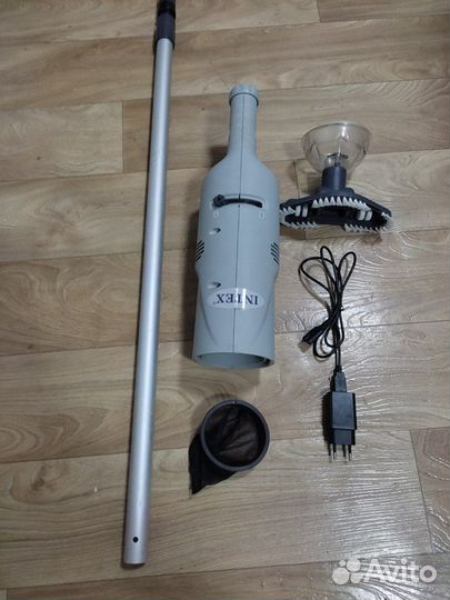 Вакуумный пылесос для бассейна